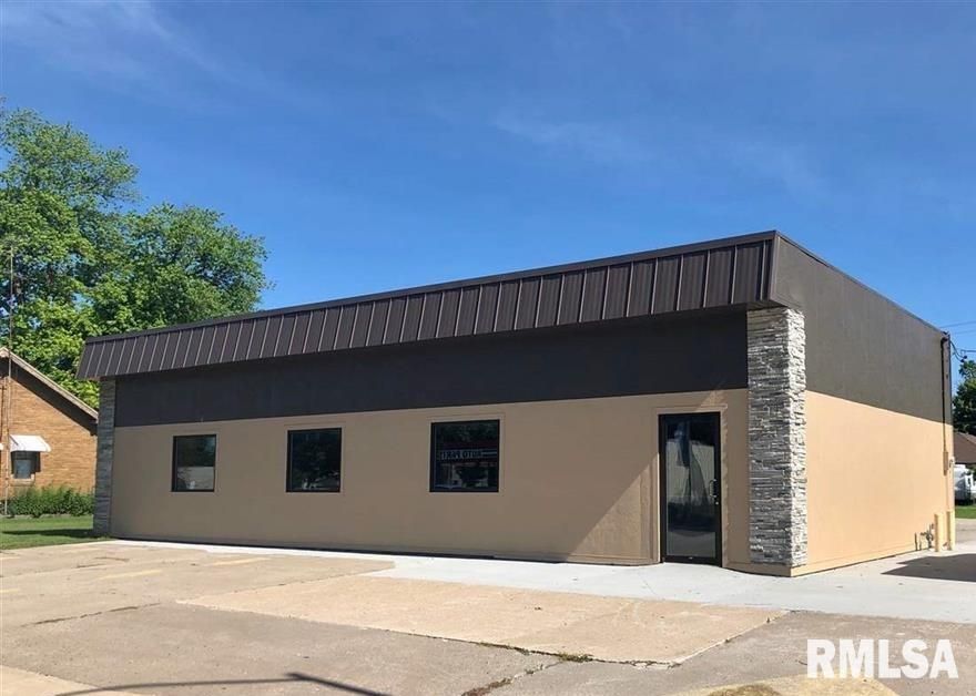 1220 E Jackson St, Macomb, IL 61455